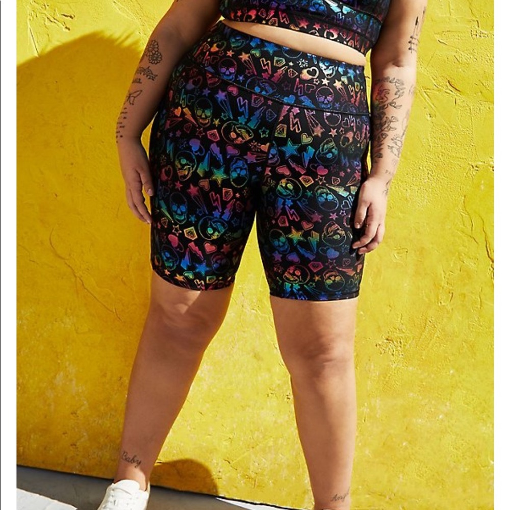 NWT torrid size 2 skull active shorts - Picture 2 of 11